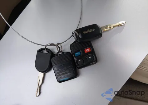 2005 Lincoln Town Car Signature from USA, damaged, VIN 1LNHM81W55Y611266